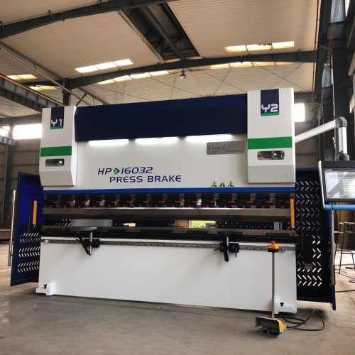 Листозгинальний прес з повним ЧПУ PB6-80 / 2500 DA53Т (4 + 1 вісь) Y1,Y2,X,R+Deflection cnc